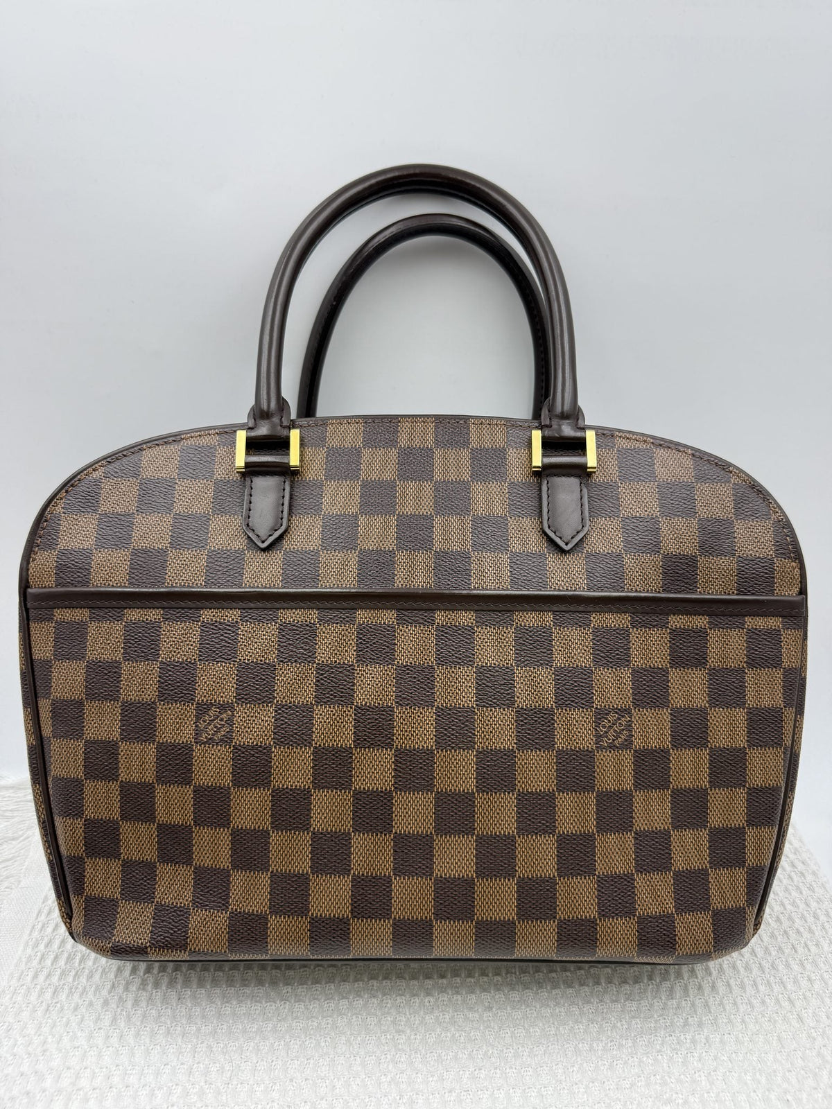 Louis Vuitton Alma PM - Damier Ebene detail view 2