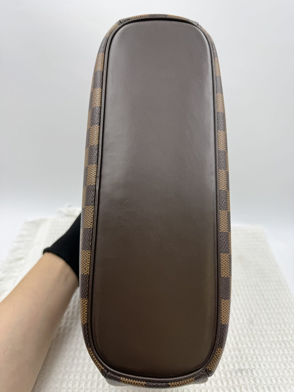 Louis Vuitton Alma PM - Damier Ebene detail view 3