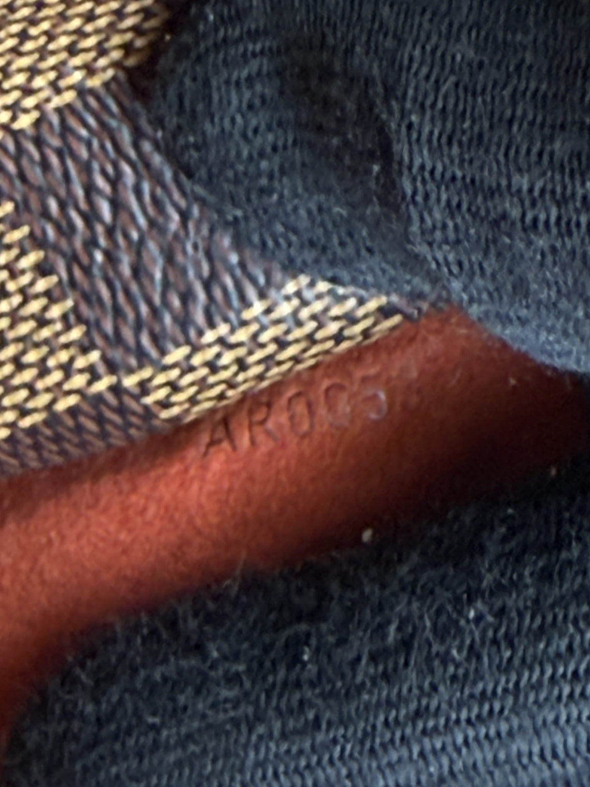 Louis Vuitton Alma PM - Damier Ebene detail view 10