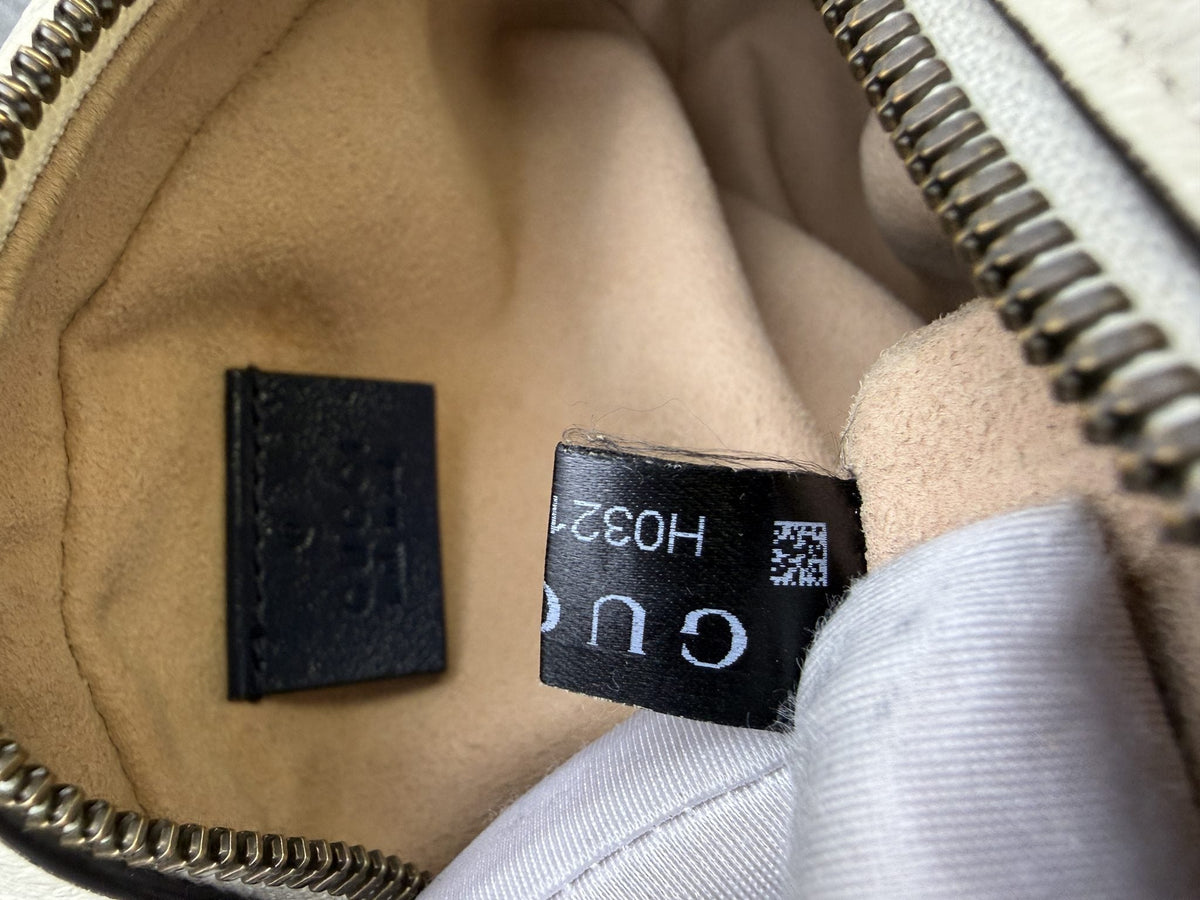 Gucci Marmont Round Mini - White and Navy Leather detail view 7