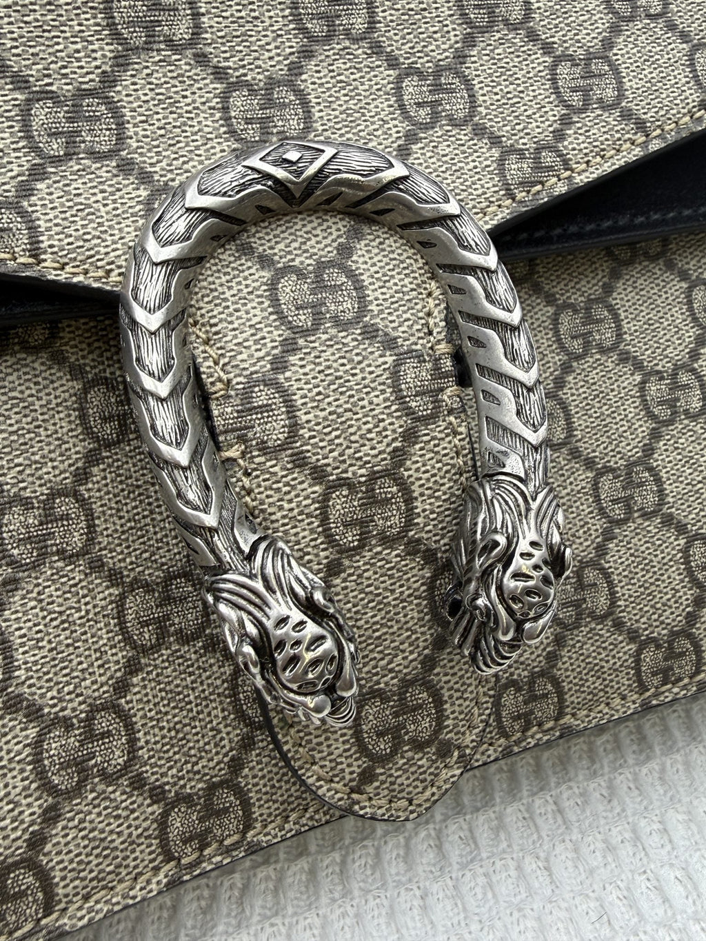Gucci Dionysus - GG Supreme and Black detail view 5