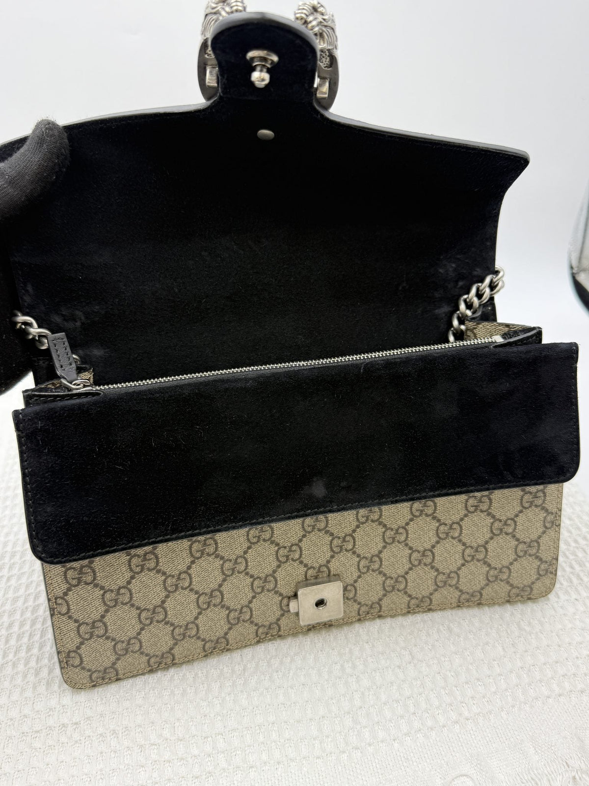 Gucci Dionysus - GG Supreme and Black detail view 7