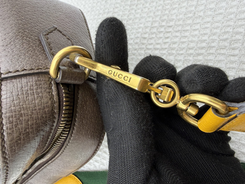 Gucci Neo Vintage GG Supreme Messenger Bag detail view 6