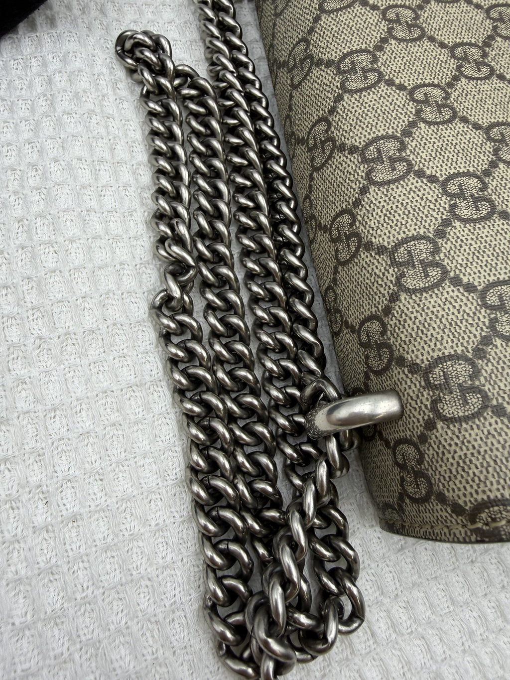 Gucci Dionysus - GG Supreme and Black detail view 7