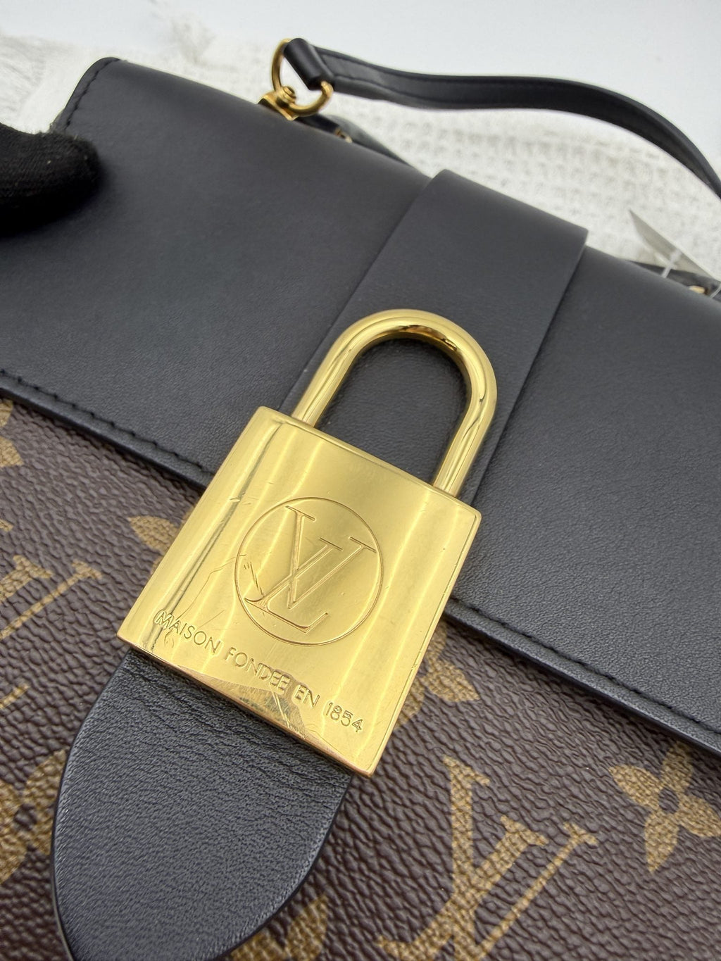 Louis Vuitton Locky BB - Monogram and Black detail view 4