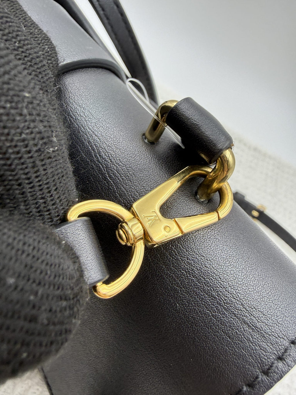 Louis Vuitton Locky BB - Monogram and Black detail view 6