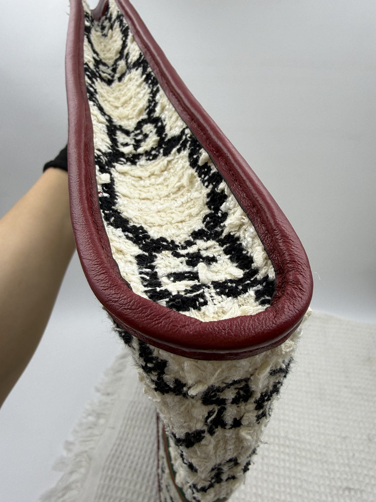 Gucci Rajah Tiger Head Tote - Burgundy, Ivory and Black detail view 4
