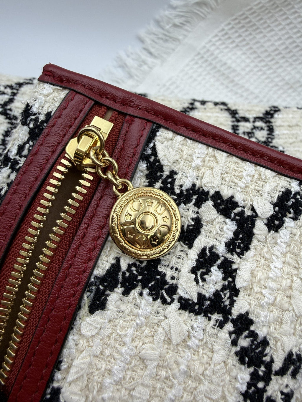 Gucci Rajah Tiger Head Tote - Burgundy, Ivory and Black detail view 9