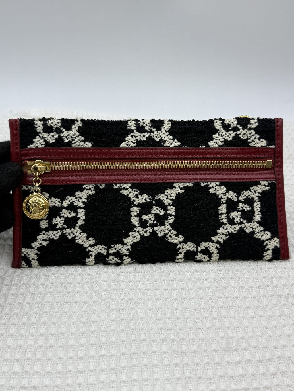 Gucci Rajah Tiger Head Tote - Burgundy and Black detail view 9