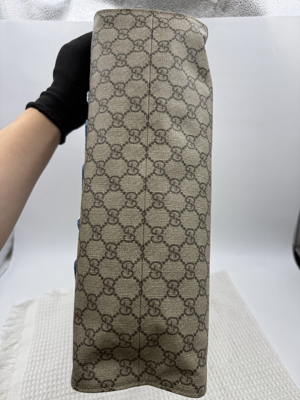 Disney x Gucci Donald Duck GG Supreme Tote detail view 4