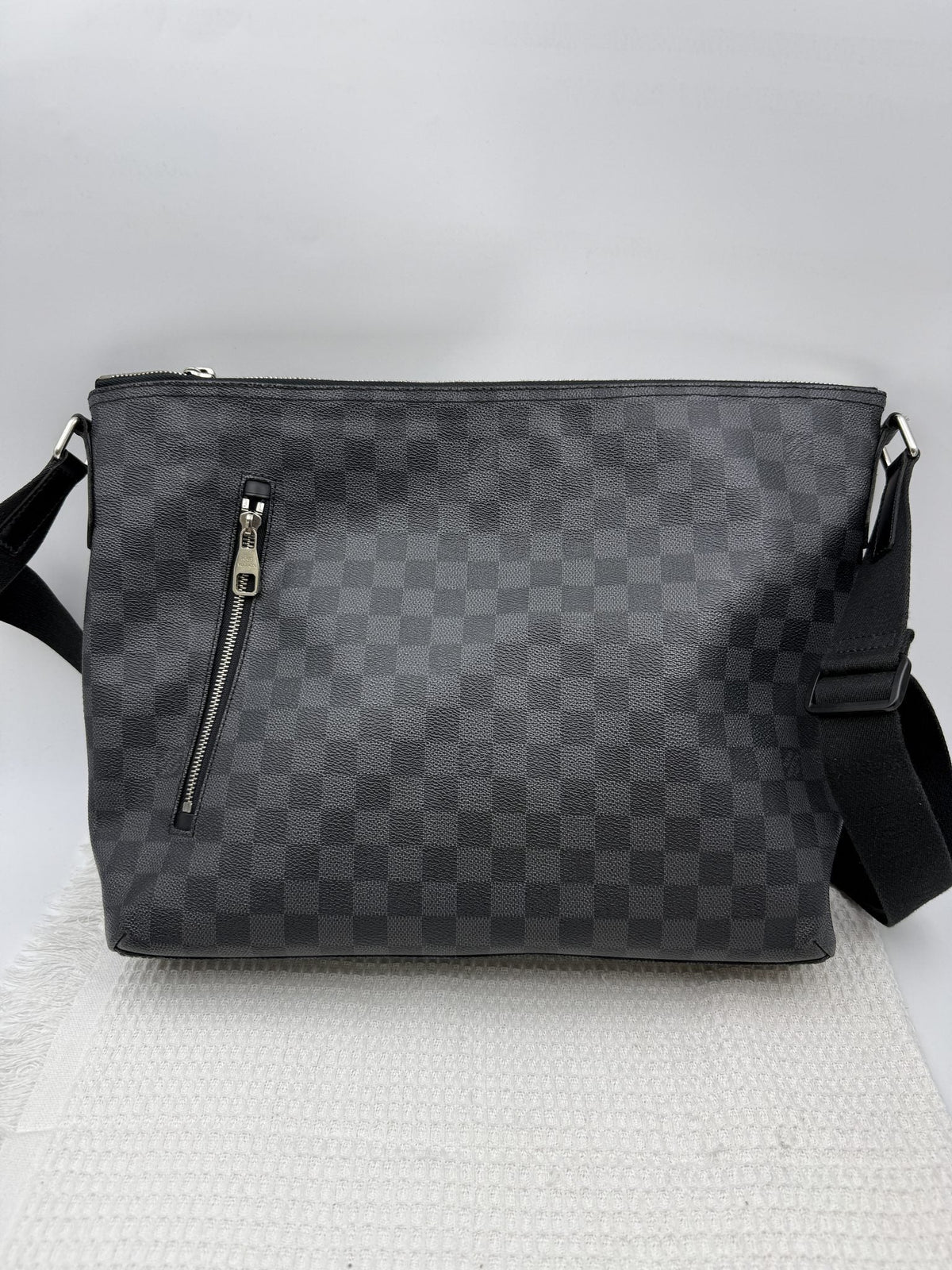 Louis Vuitton Mick MM - Damier Graphite front view