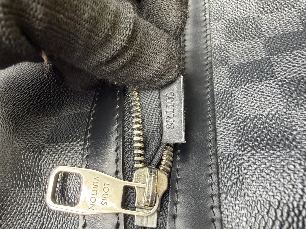 Louis Vuitton Mick MM - Damier Graphite detail view 7