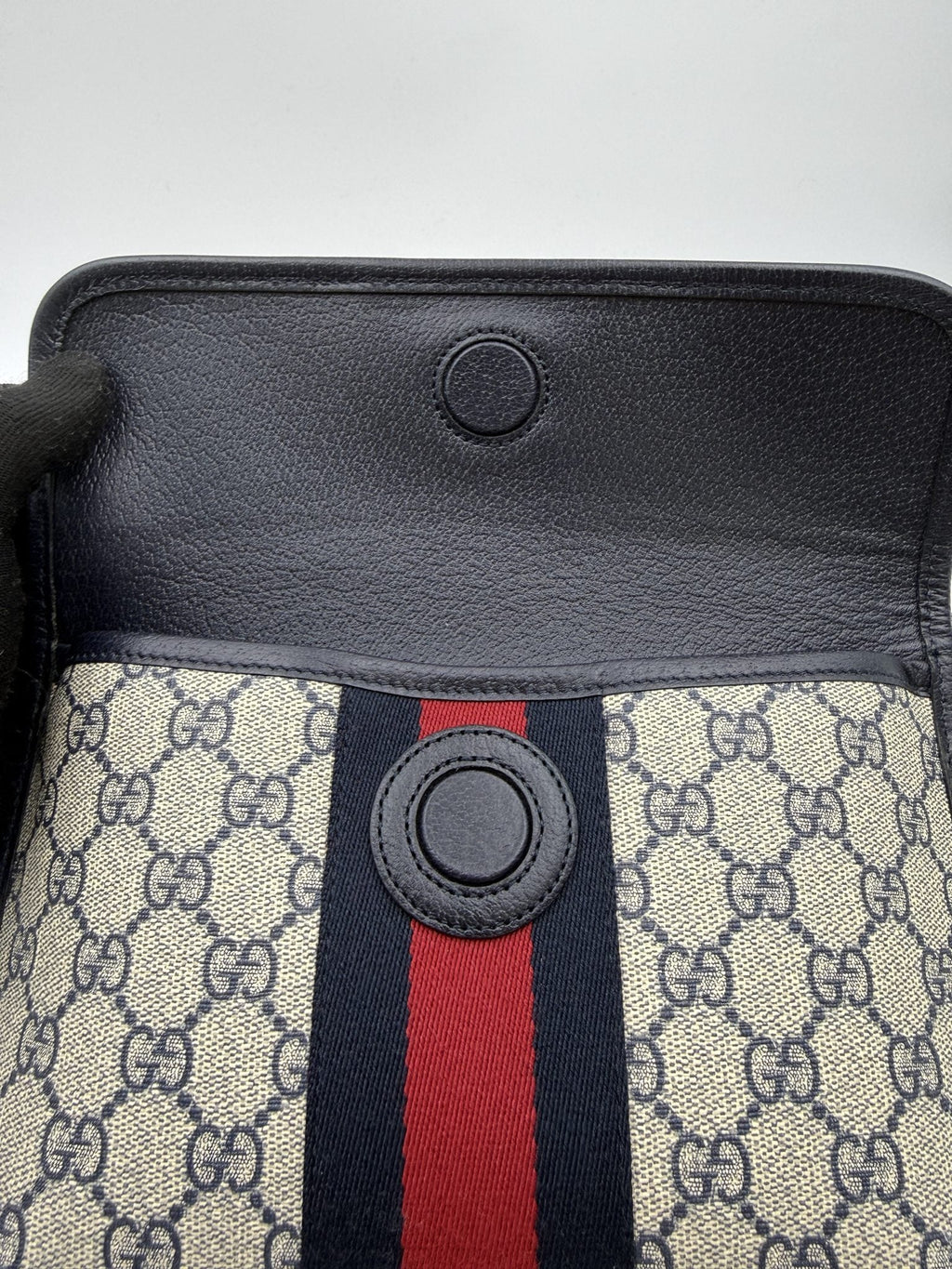 Gucci Ophidia - GG Supreme with Web Stripe detail view 5