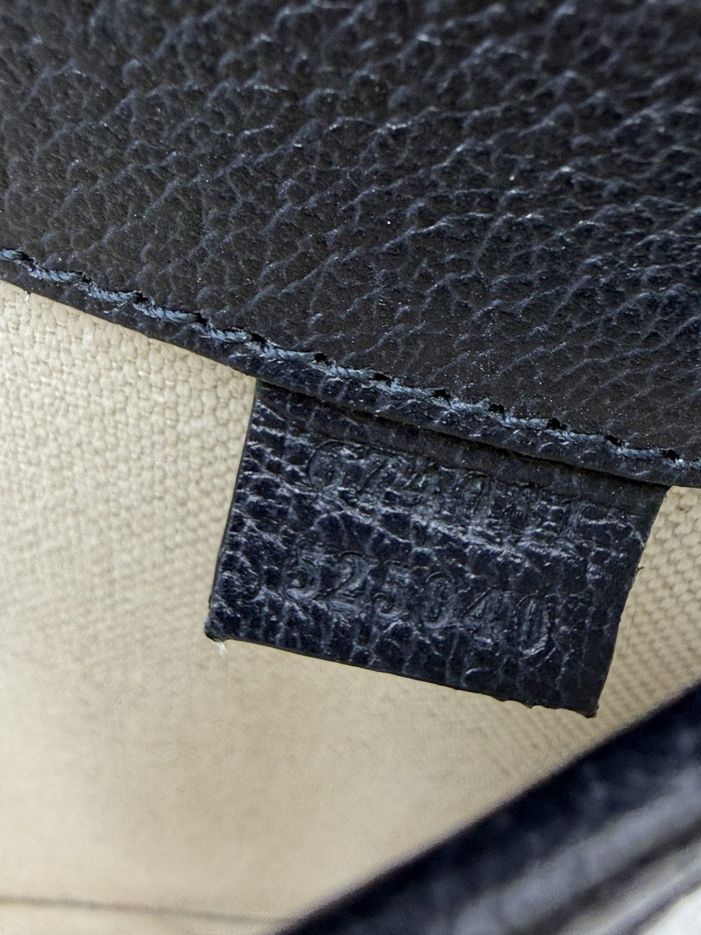 Gucci Ophidia - GG Supreme with Web Stripe detail view 7