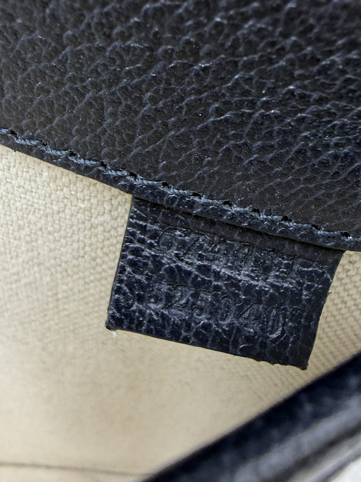 Gucci Ophidia - GG Supreme with Web Stripe detail view 7