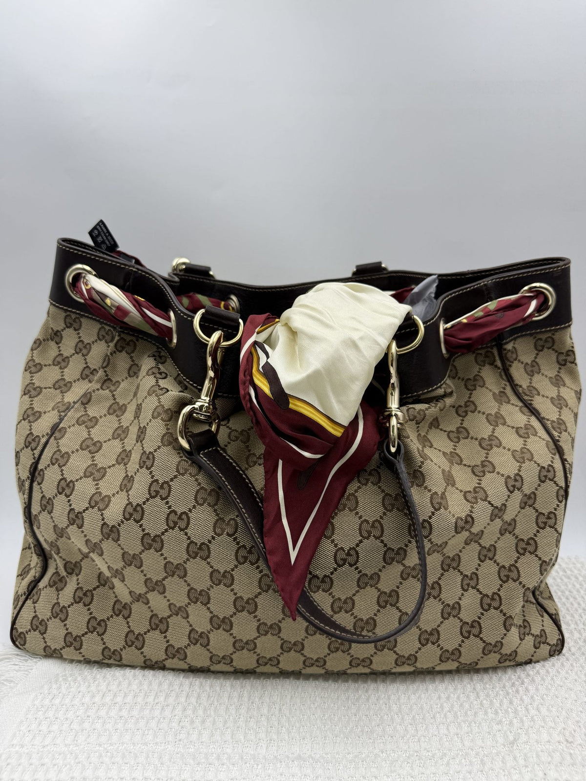 Gucci GG Supreme Scarf-Handle Tote detail view 2