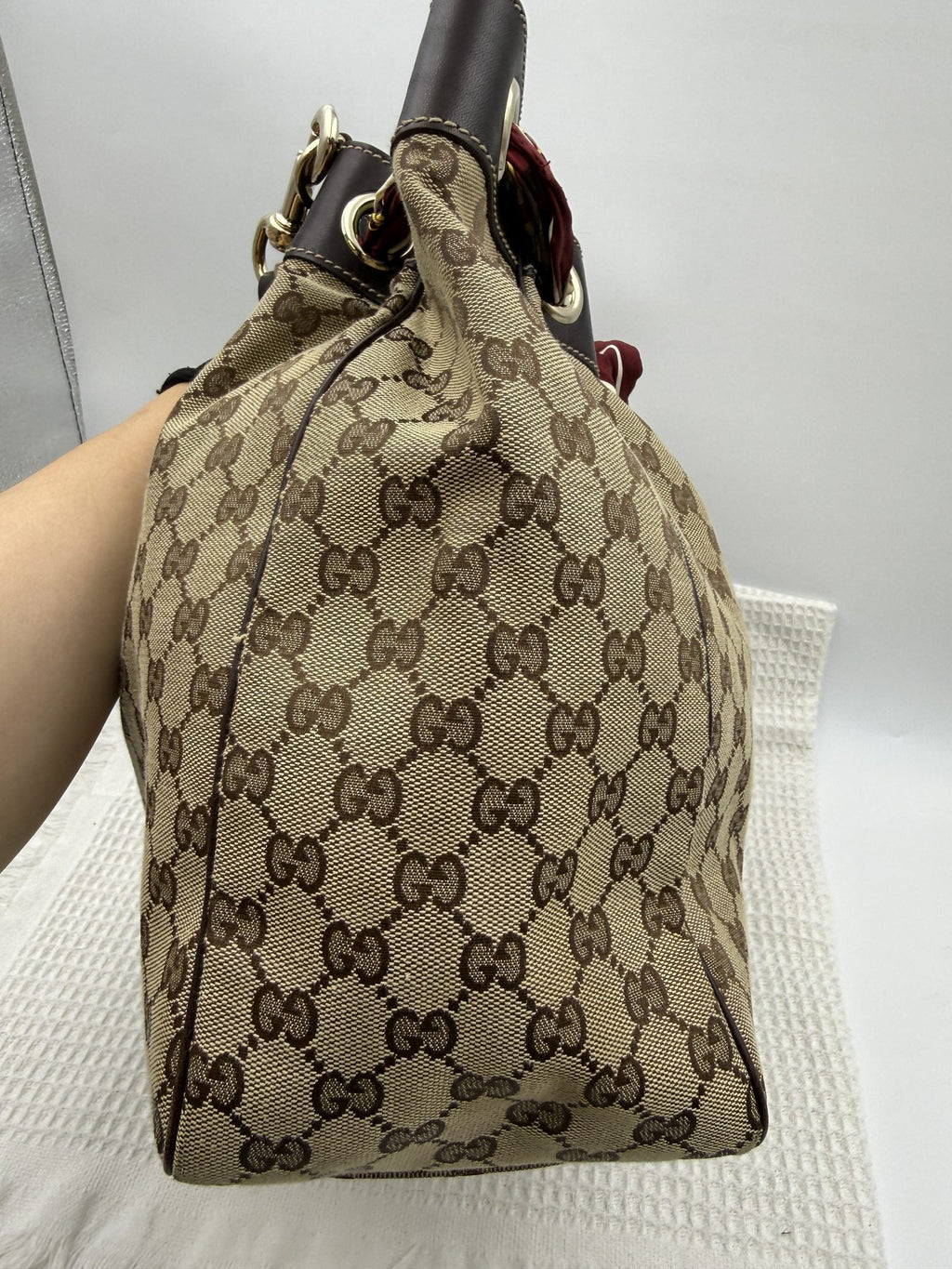 Gucci GG Supreme Scarf-Handle Tote detail view 3