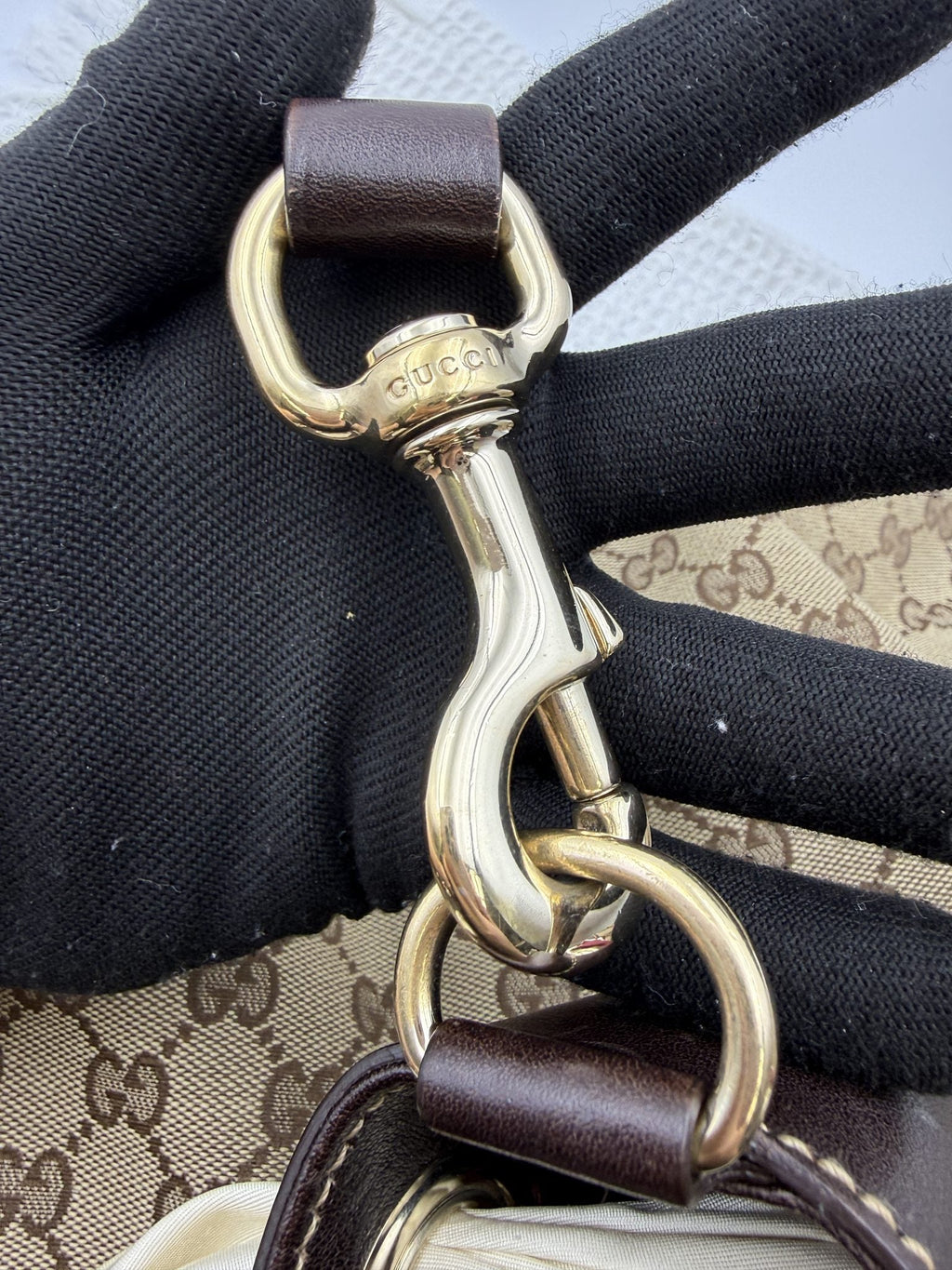 Gucci GG Supreme Scarf-Handle Tote detail view 9