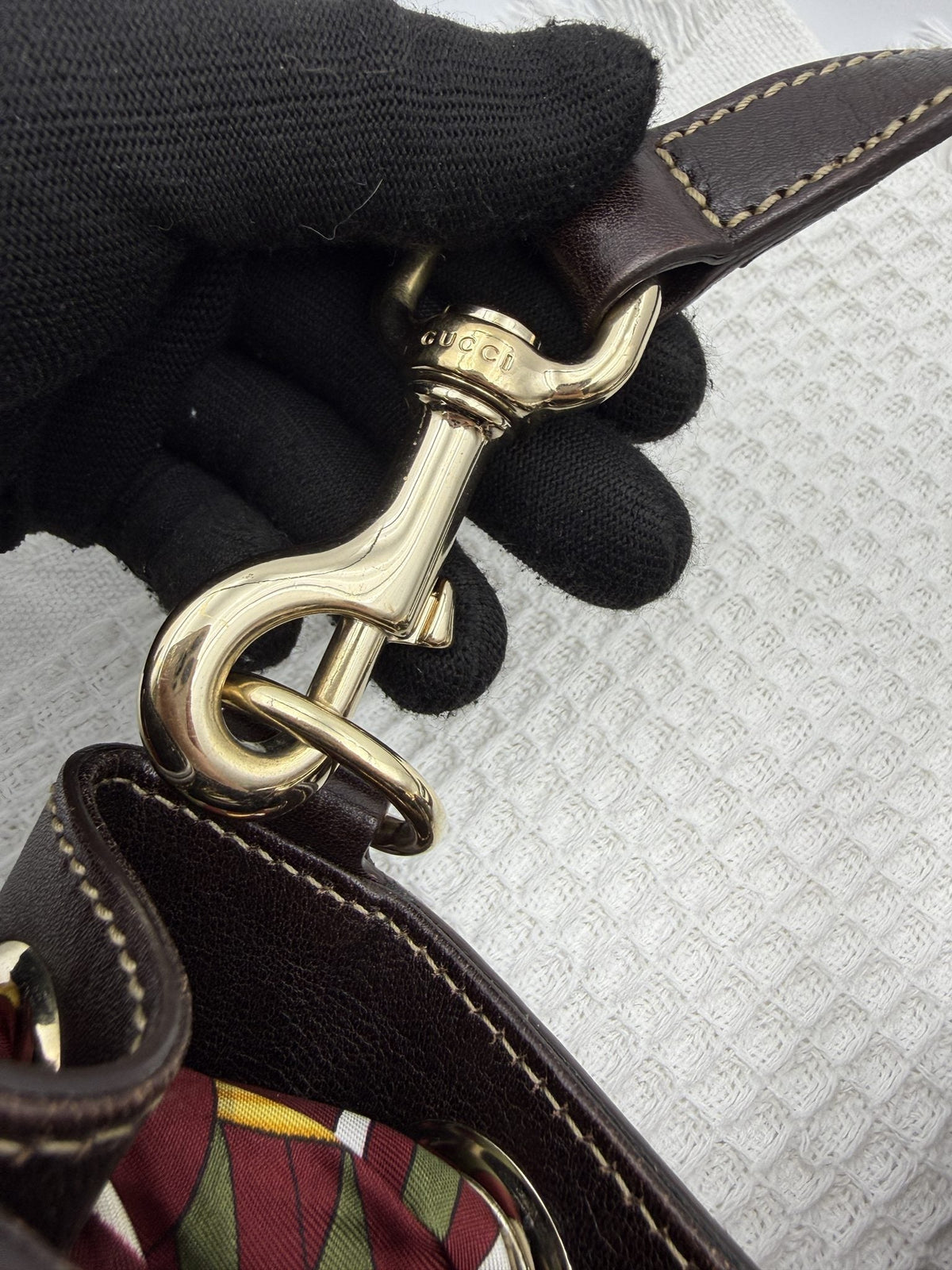Gucci GG Supreme Scarf-Handle Tote detail view 12
