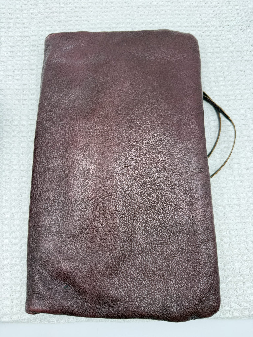 Balenciaga Giant Envelope Clutch - Burgundy Leather detail view 3