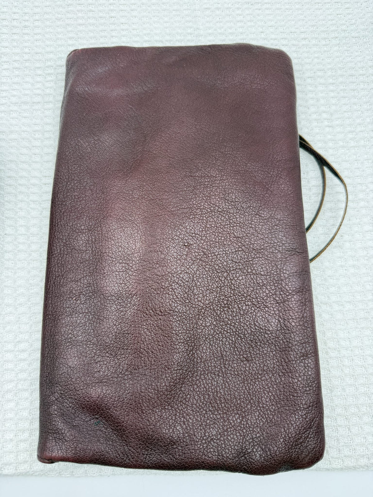 Balenciaga Giant Envelope Clutch - Burgundy Leather detail view 3