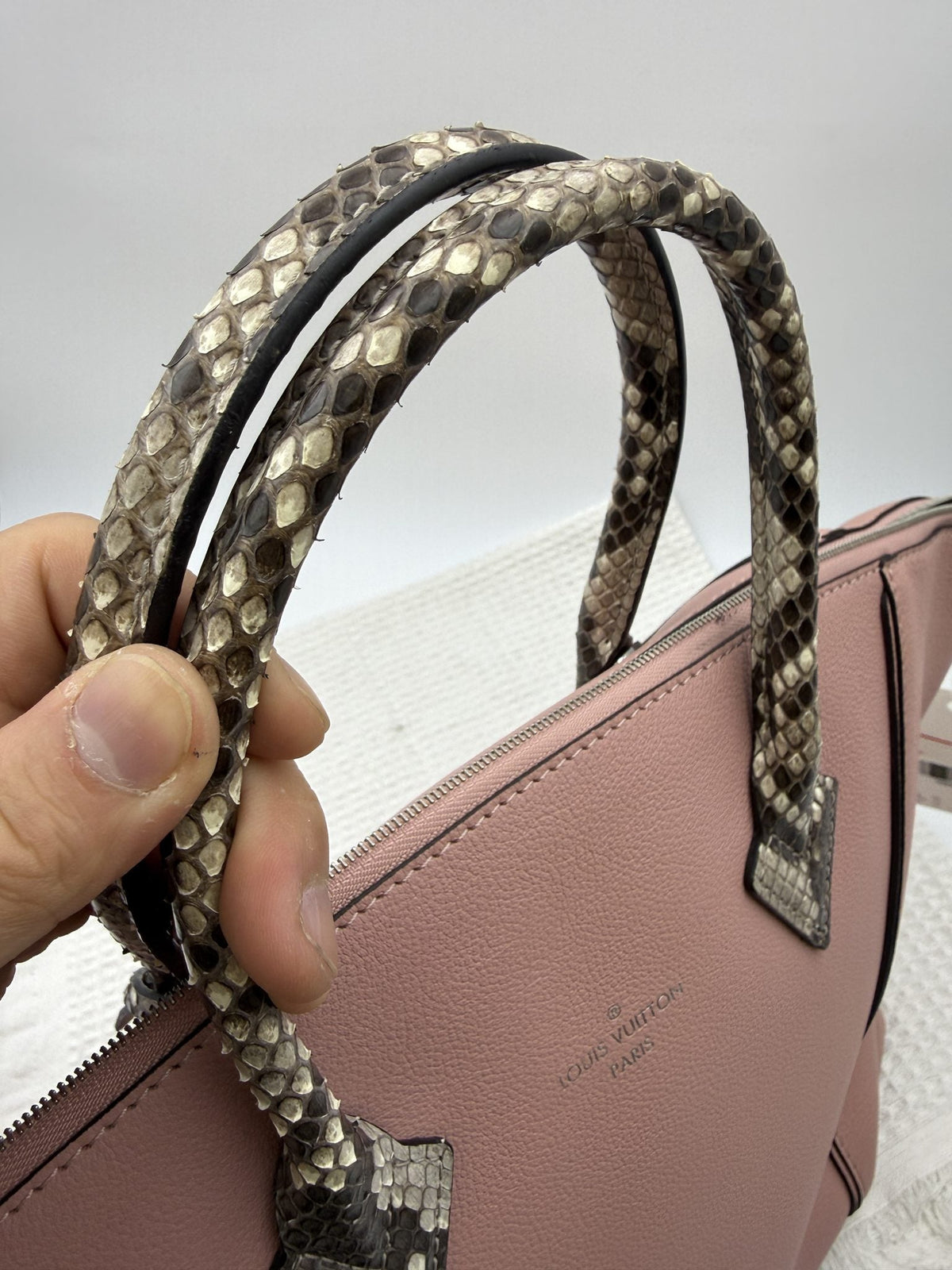 Louis Vuitton Lockit MM - Pink Leather with Python Trim detail view 10