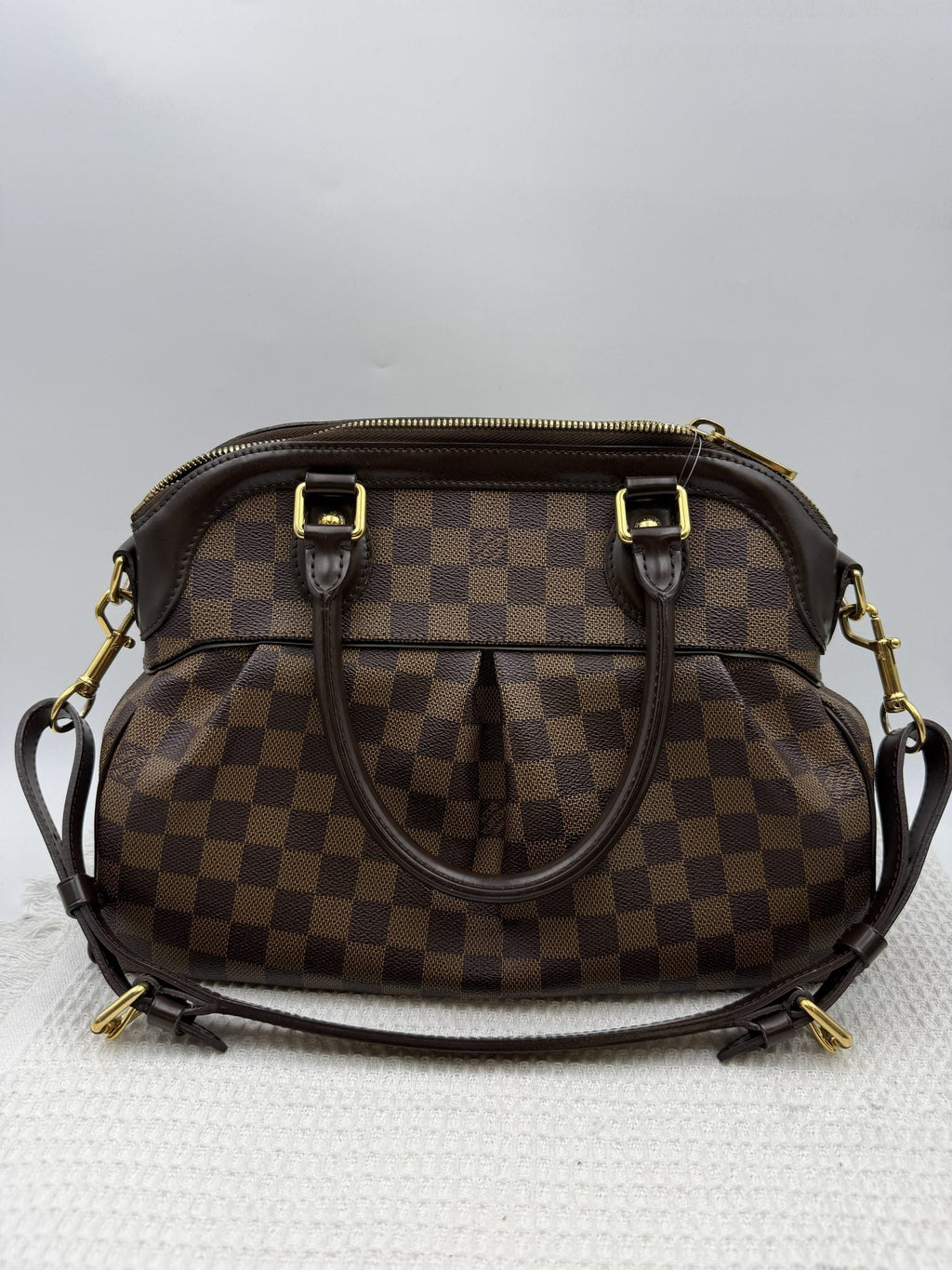 Louis Vuitton Trevi PM - Damier Ebene detail view 2
