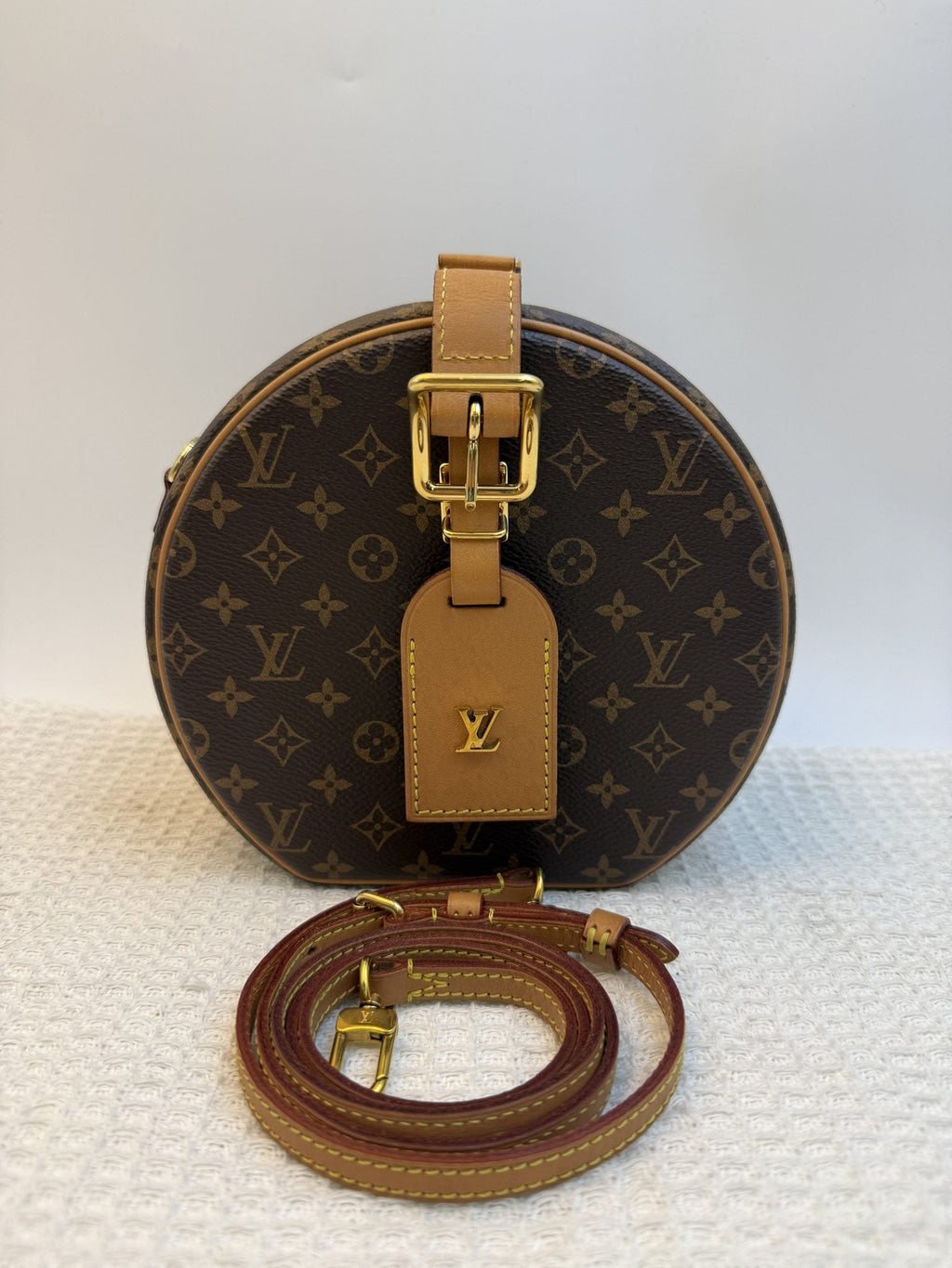 Louis Vuitton Petite Boîte Chapeau - Monogram front view