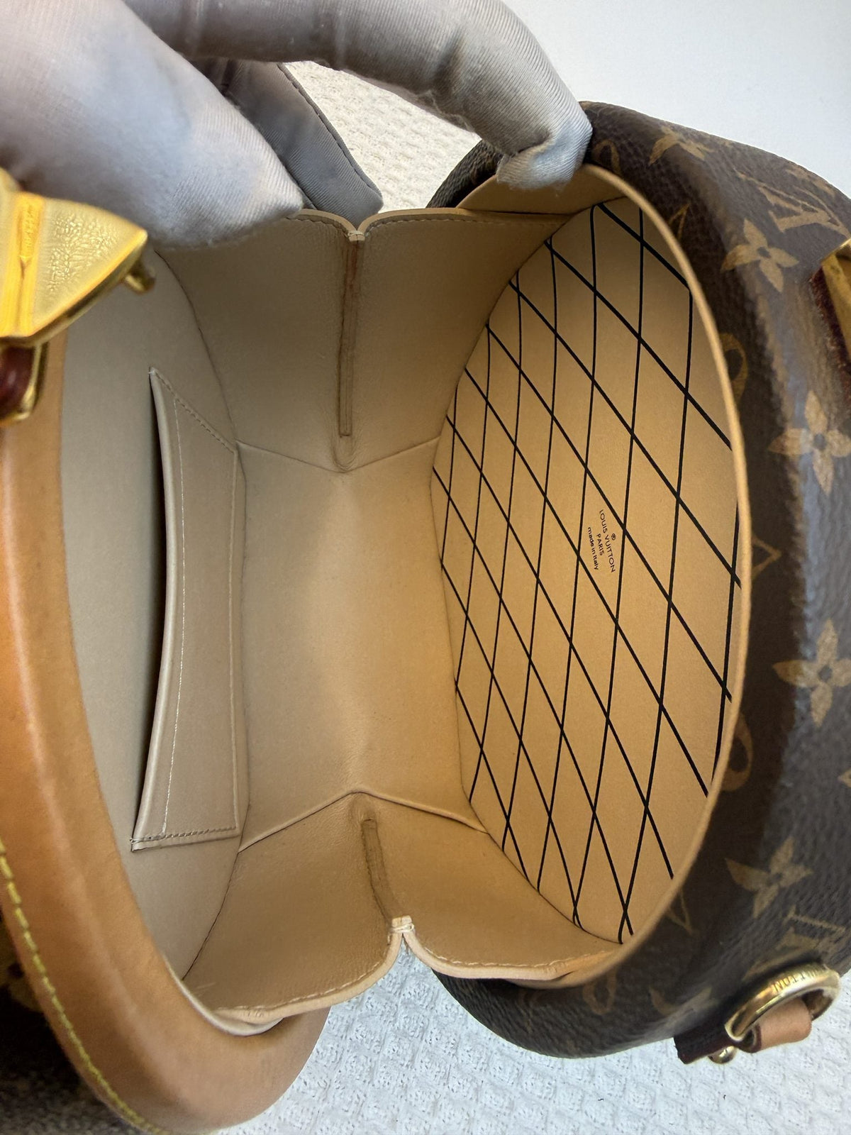 Louis Vuitton Petite Boîte Chapeau - Monogram detail view 6