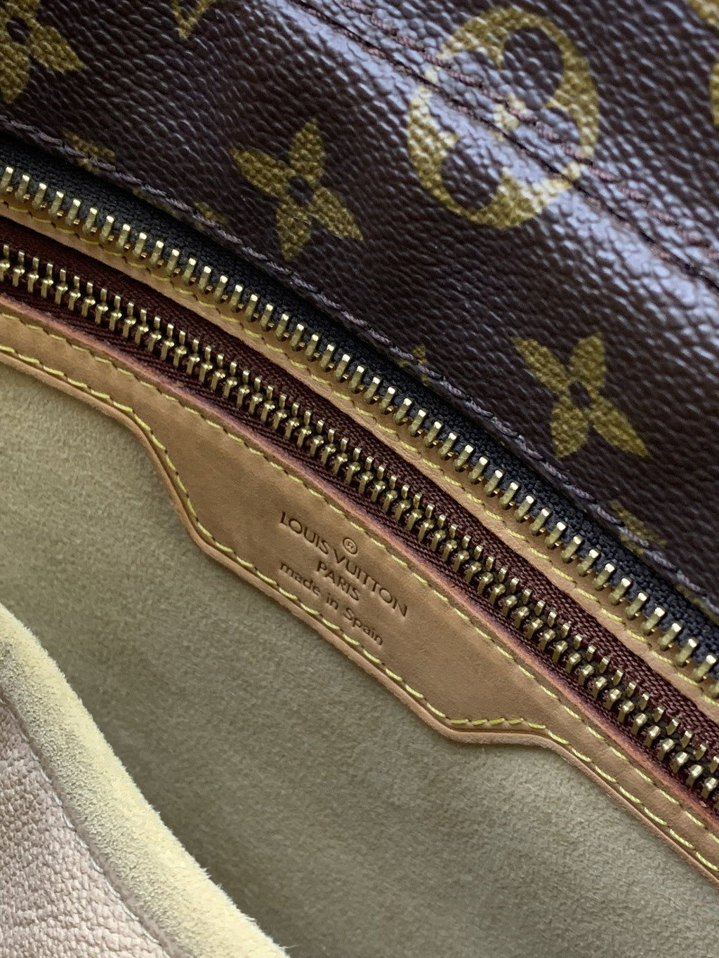 Louis Vuitton Monogram Luco Tote Bag - view 11