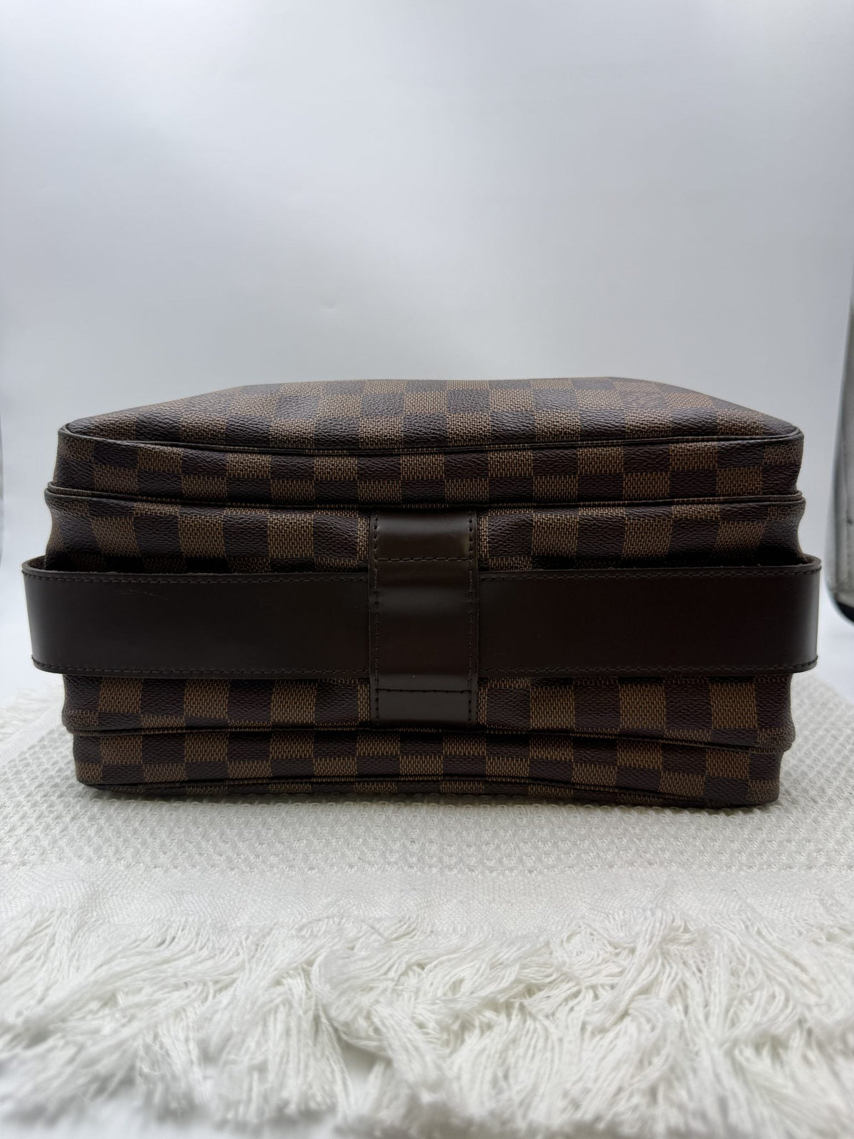 Louis Vuitton Brooklyn - Damier Ebene Coated Canvas and Leather detail view 5