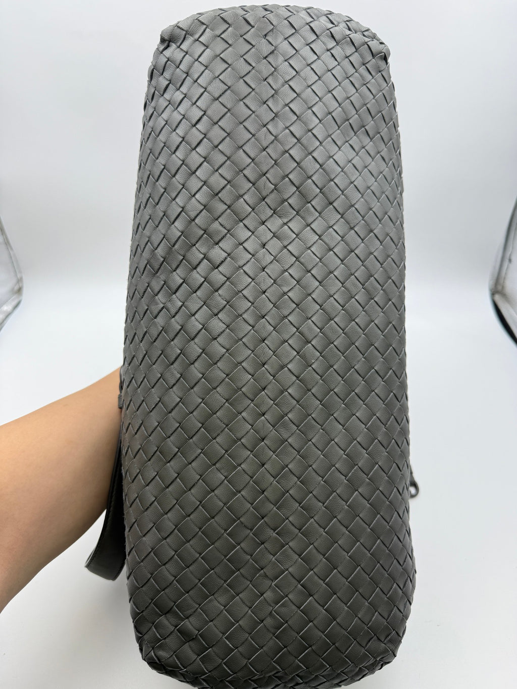 Bottega Veneta Intrecciato Chain Tote, Gray, stock 0197151 – base