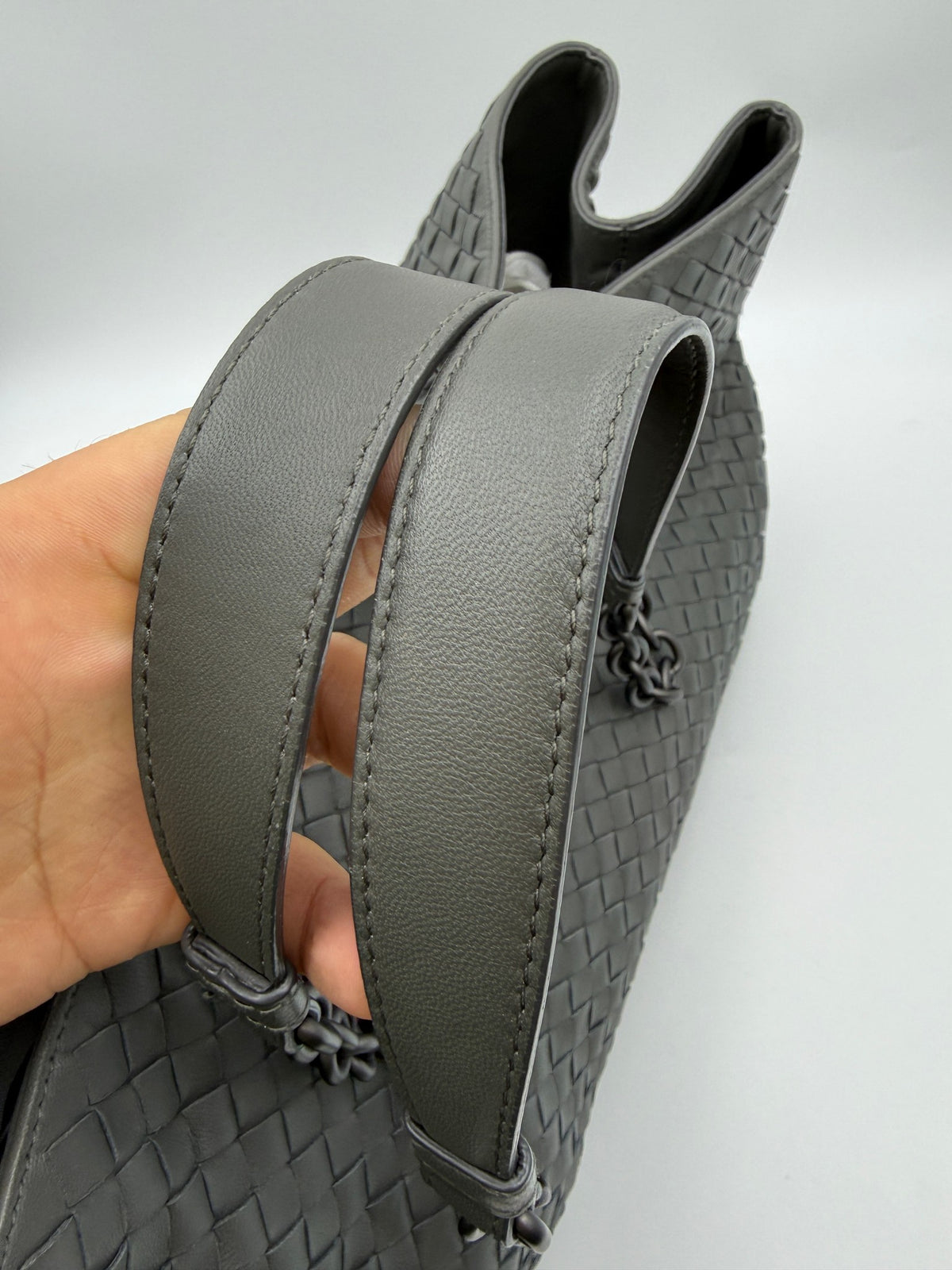 Bottega Veneta Intrecciato Chain Tote, Gray, stock 0197151 – handle detail