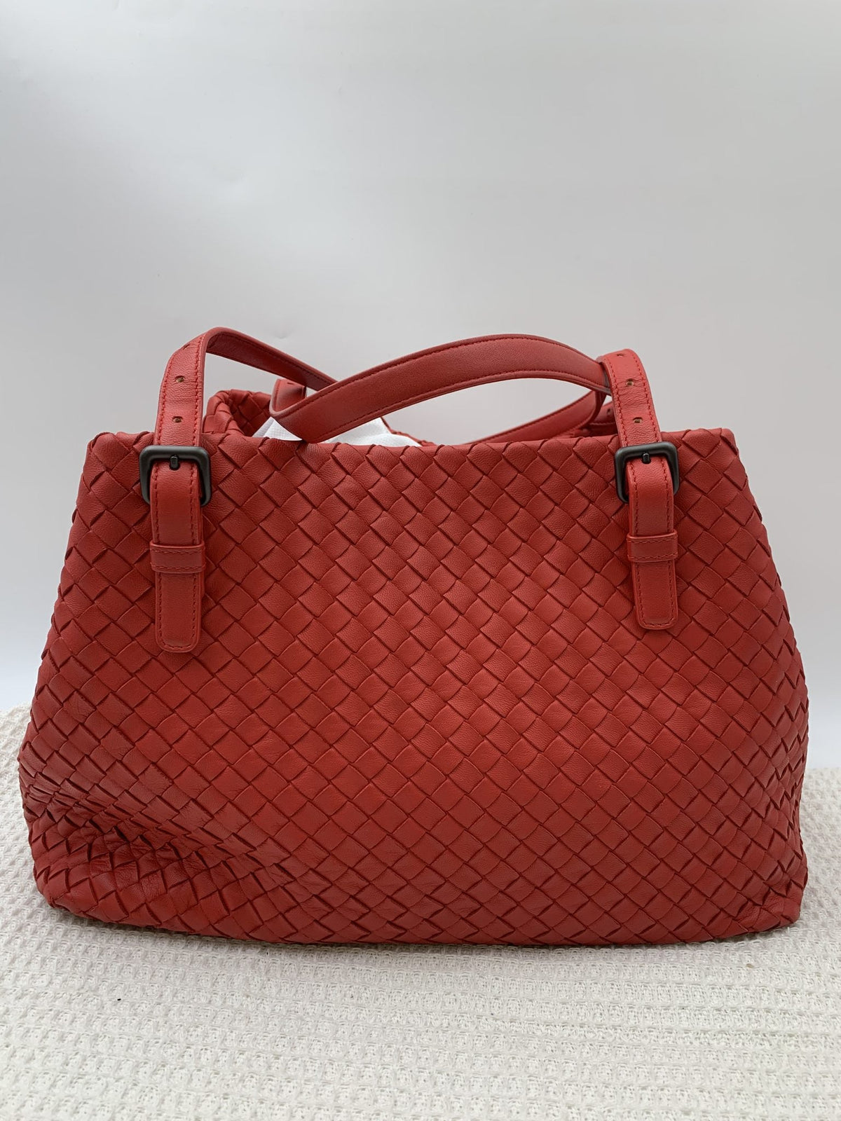 Bottega Veneta Intrecciato Red Leather Tote Bag - view 2 - item 0073103