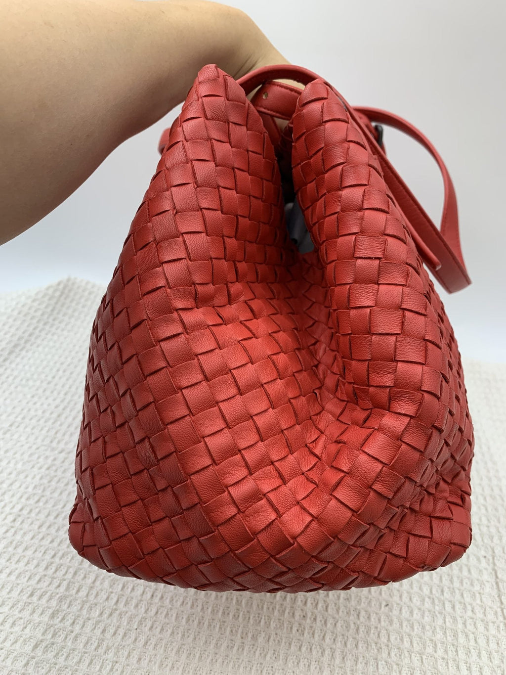 Bottega Veneta Intrecciato Red Leather Tote Bag - view 3 - item 0073103