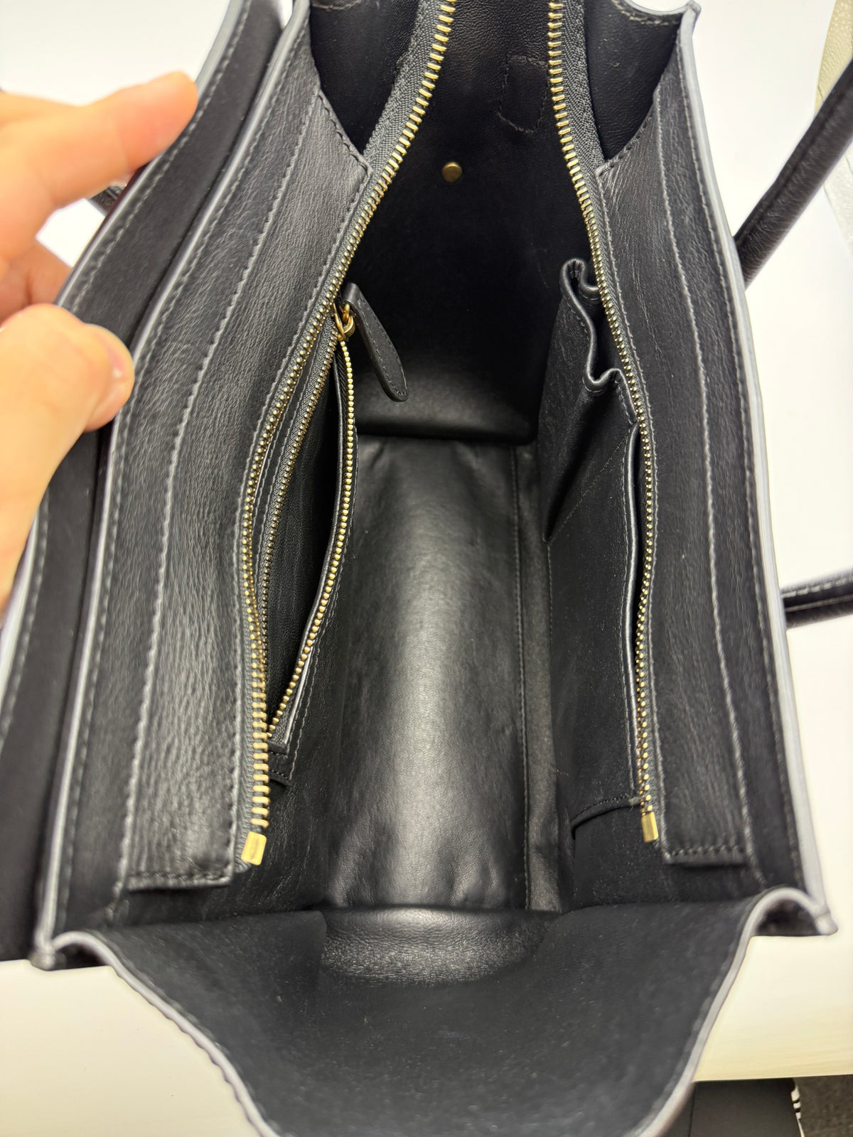 Celine Luggage Tote, Black, stock 0381081 – interior pockets