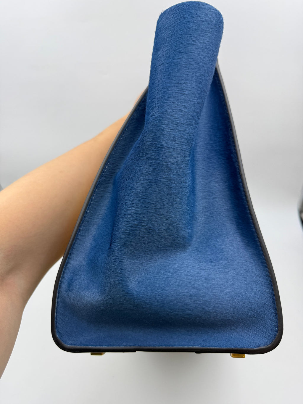 Celine Luggage Tote, Yellow, navy and black, stock 0271128 – right suede side