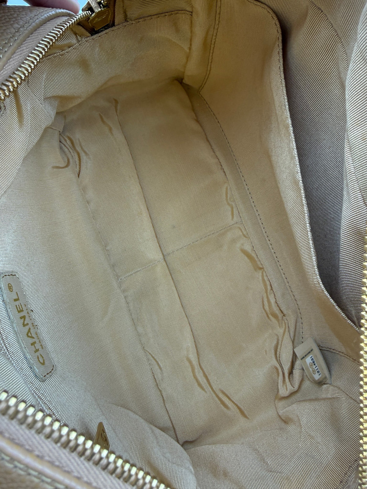 Chanel Petit Timeless Tote, Beige, stock 0271099 – interior condition