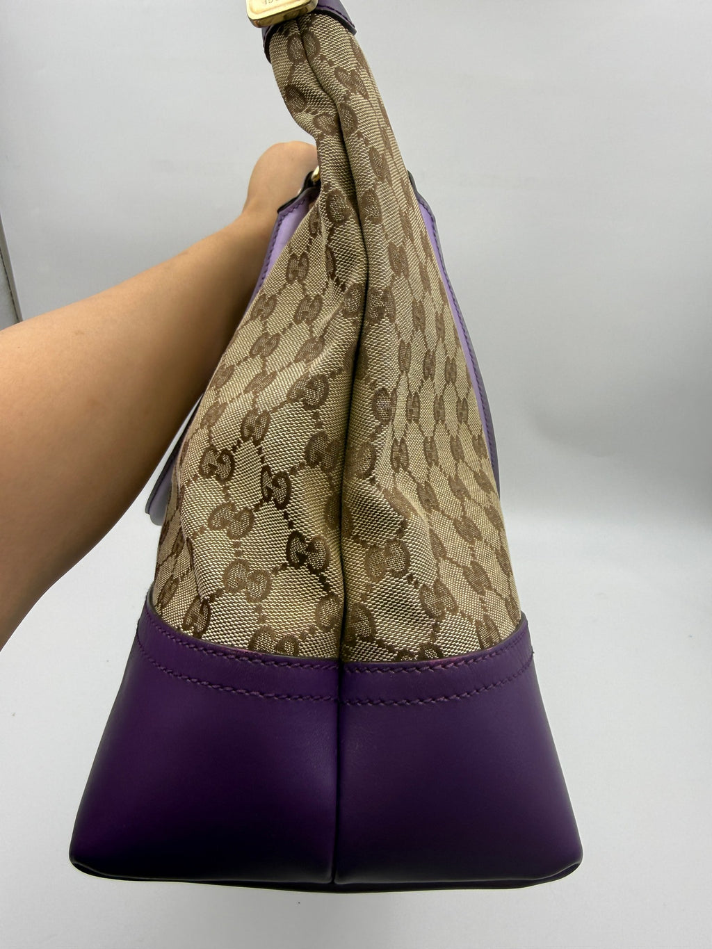 Gucci GG Canvas Tote, Beige and purple, stock 0284004 – right side