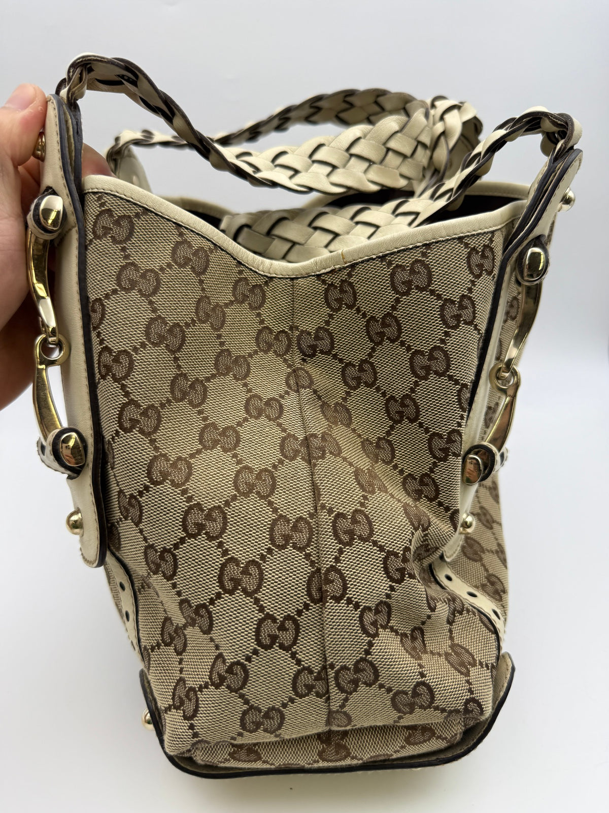 Gucci Pelham GG Canvas Shoulder Bag, Beige and ivory, stock 0197005 – right side