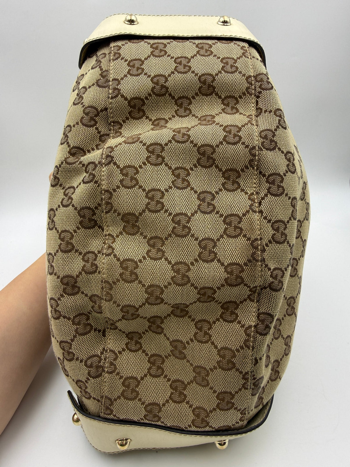 Gucci Pelham GG Canvas Shoulder Bag, Beige and ivory, stock 0197005 – base