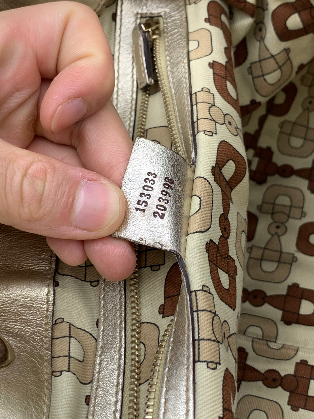 Gucci Positano Guccissima Tote, Metallic gold, stock 0197123 – interior label