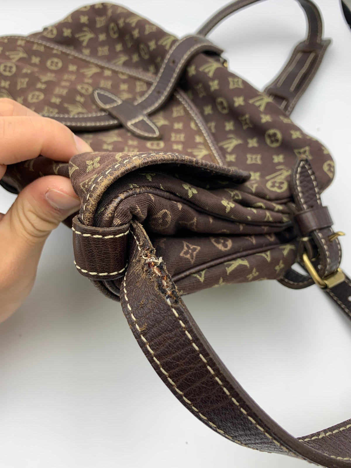 Louis Vuitton Mini Lin Saumur Shoulder Bag, Ebene brown, stock 1103035 – top trim
