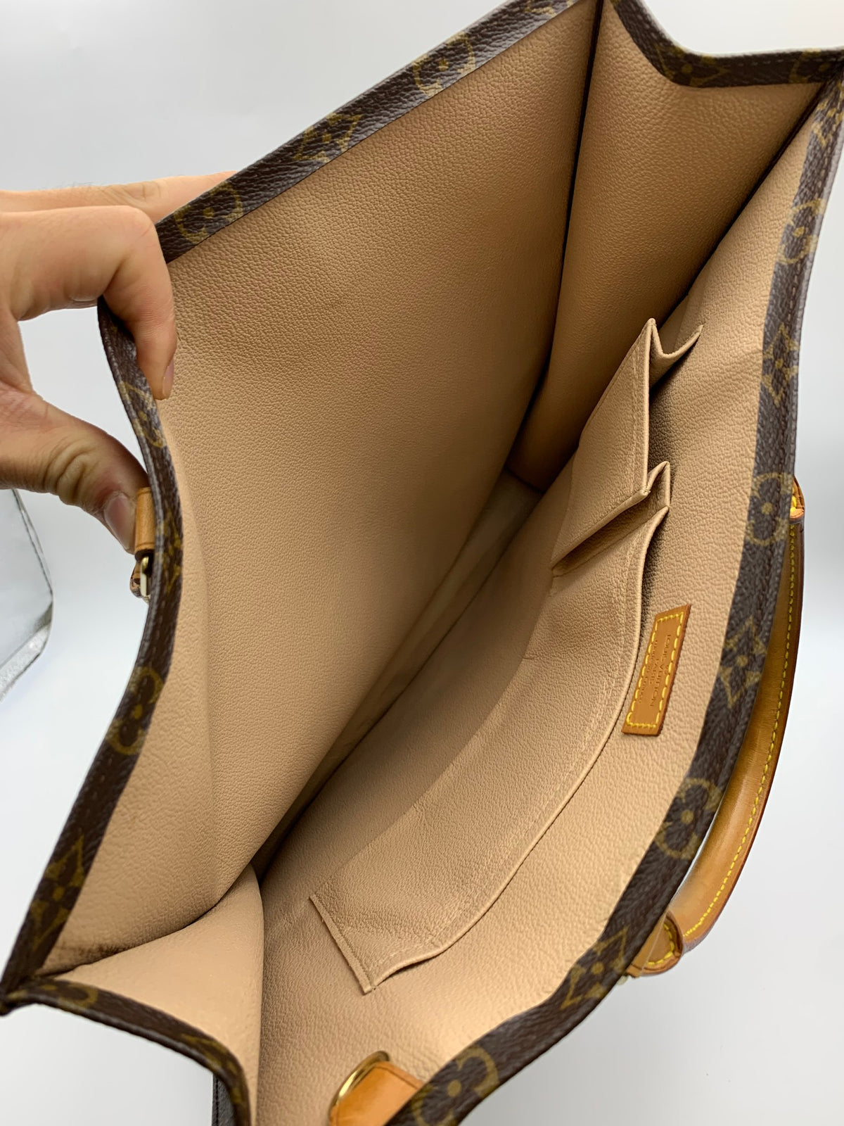 Louis Vuitton Sac Plat Tote, Monogram brown, stock 1103025 – interior
