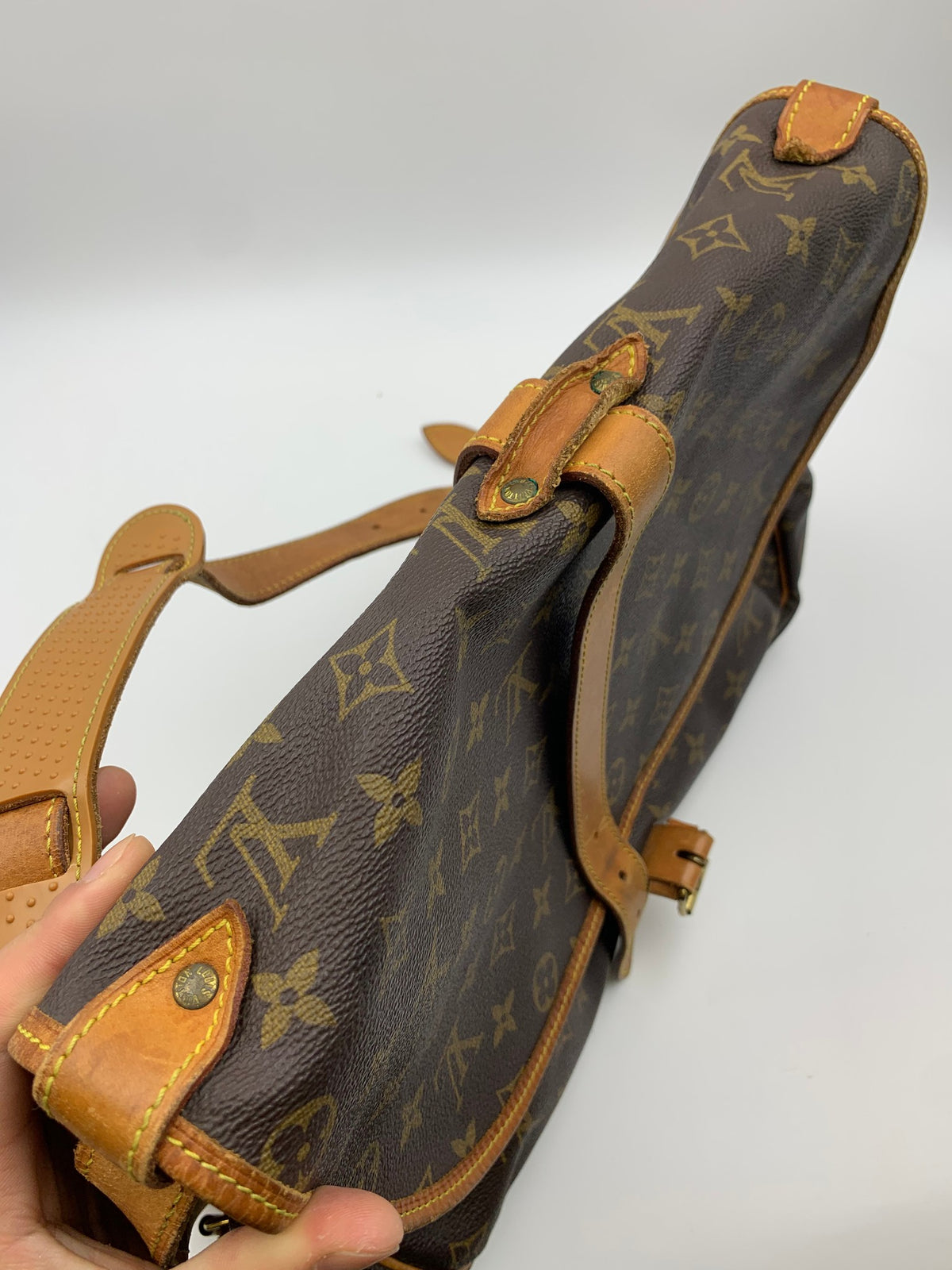 Louis Vuitton Saumur Shoulder Bag, Monogram brown, stock 1103034 – strap attachment