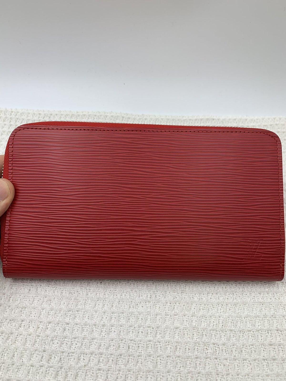 Louis Vuitton Zippy Wallet Red Epi Leather - view 1 - item 0073052