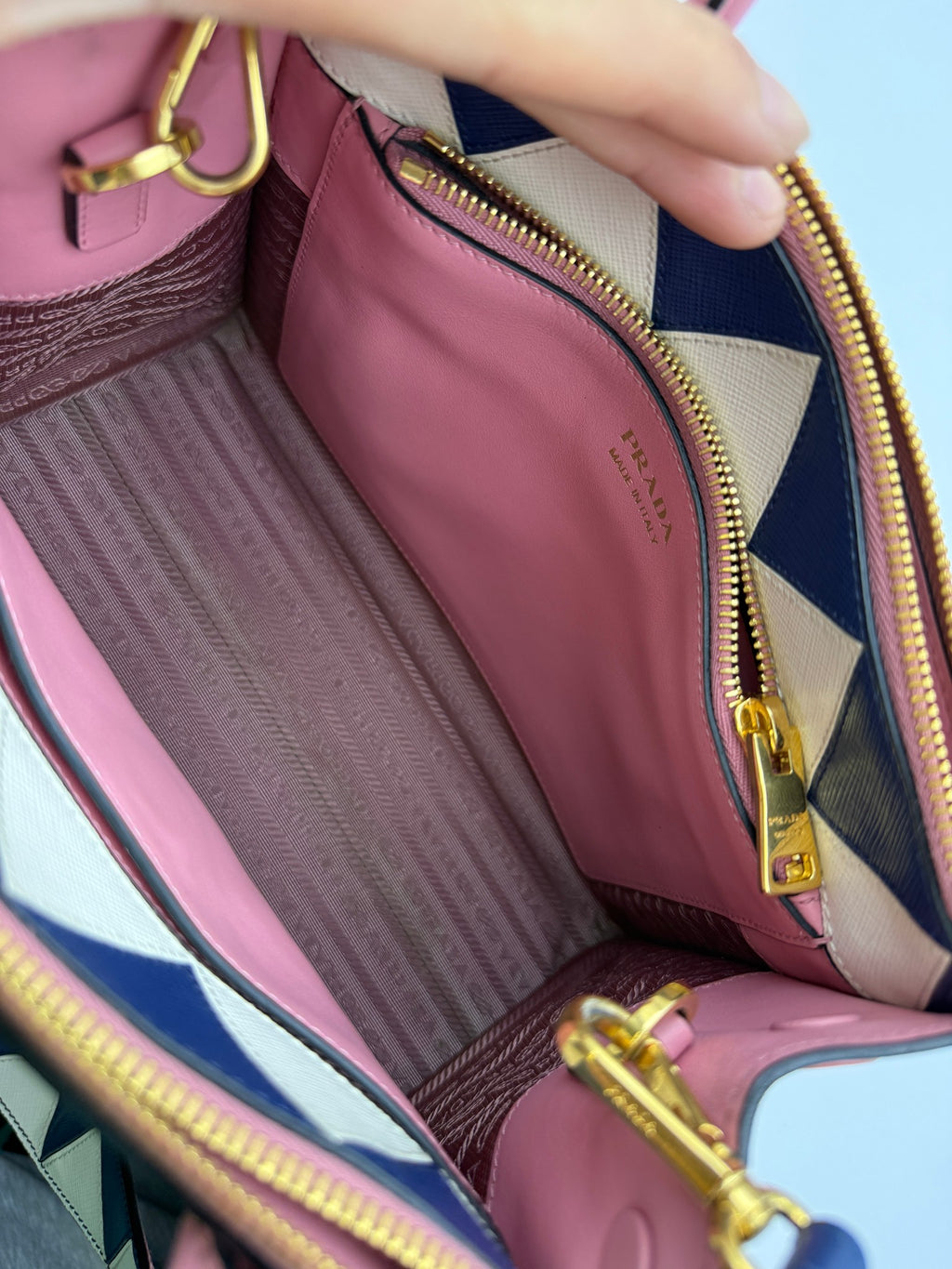 Prada Paradigme Tote, Pink, stock 0271031 – interior